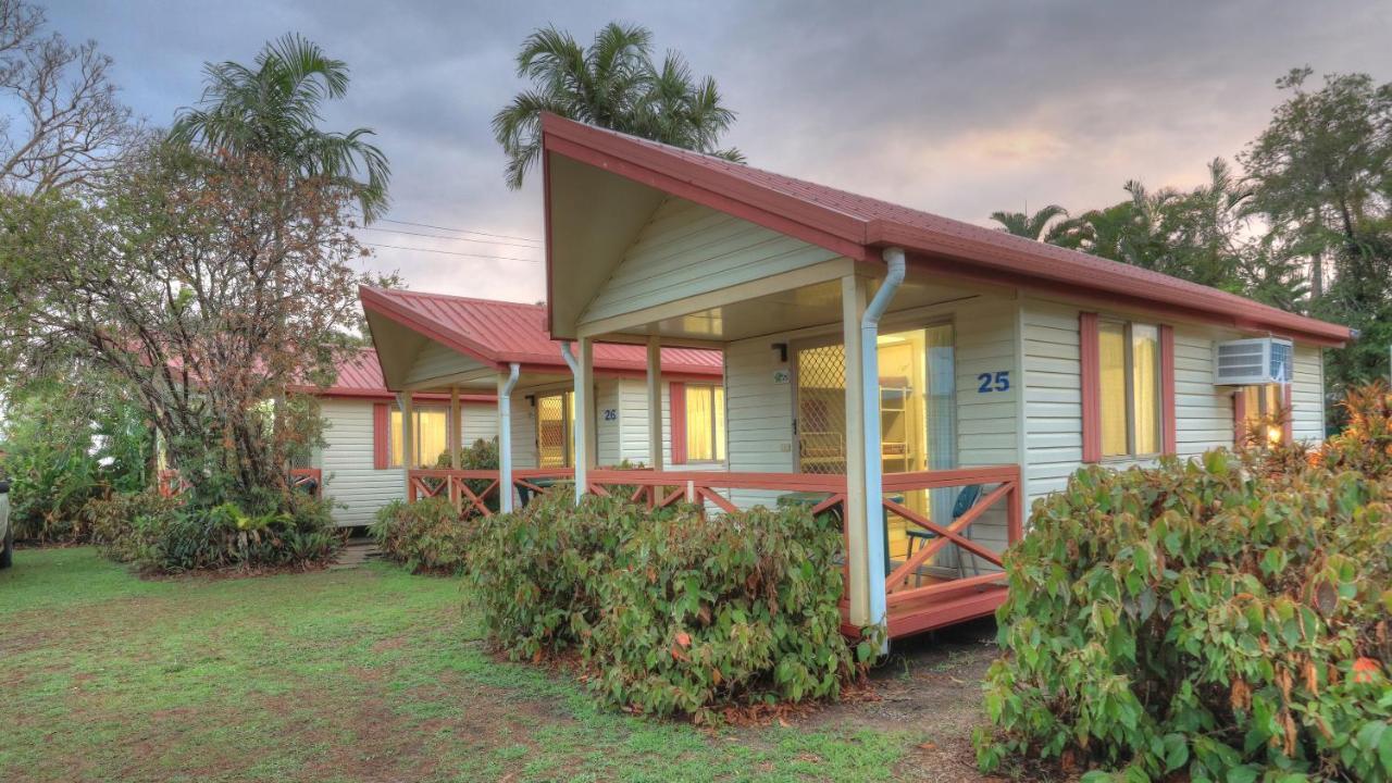 Hôtel Flying Fish Point Tourist Park à Innisfail Extérieur photo